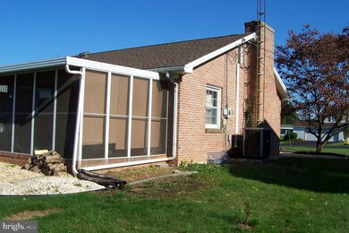 2919 Jefferson Dr, Chambersburg, PA 17201 - photo 3