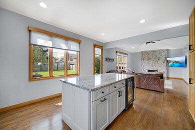 142 N Caroline Ave, Elmhurst, IL 60126 - photo 4