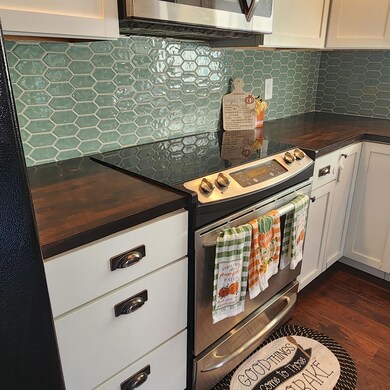 211 S Waterman St, Sutherland, IA 51058 - photo 2