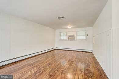 213 Orchard Ln, Norristown, PA 19401 - photo 7