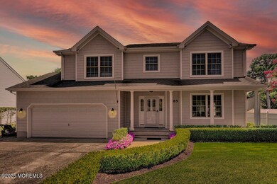 002_1485_earie_-_front_703