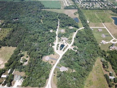 11271 Pleasant Grove Dr, Wheatfield, IN 46392 - photo 3