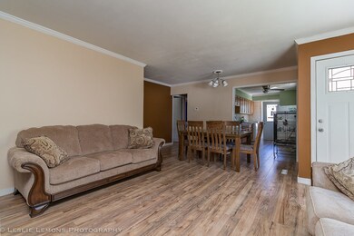 60 Sparrow Rd, Carpentersville, IL 60110 - photo 7