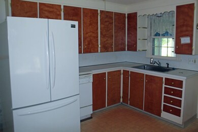 84 Ferrante Ave, Greenfield, MA 01301 - photo 4