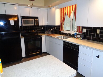 3220 Greenbriar Dr, East Stroudsburg, PA 18301 - photo 4