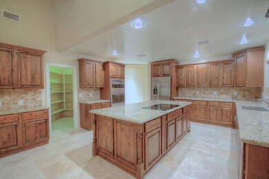 Kitchen alt view - 40