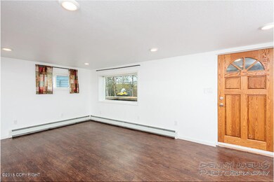 lower unit lvg rm