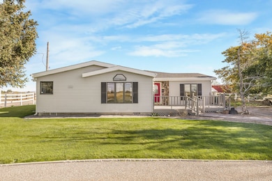 221 Cottonwood Ln, Blackfoot, ID 83221 - photo 4