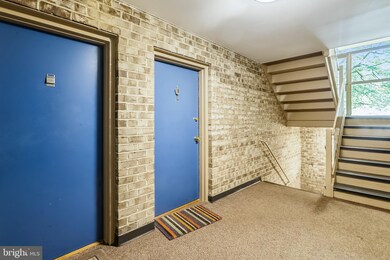 433 Christopher Ave unit 13, Gaithersburg, MD 20879 - photo 2