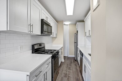 Embassy Towers unit 6M, Bridgeport, CT 06604 - photo 4