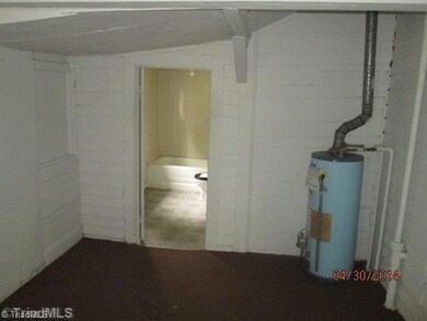 219 W Bell St, Statesville, NC 28677 - photo 5