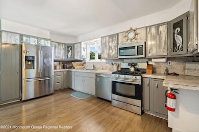 1041 Bayview Ave unit WINTER RENTAL, Bayville, NJ 08721 - photo 7