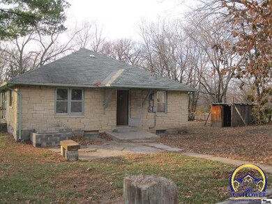 2624 SW Clay St, Topeka, KS 66611 - photo 2