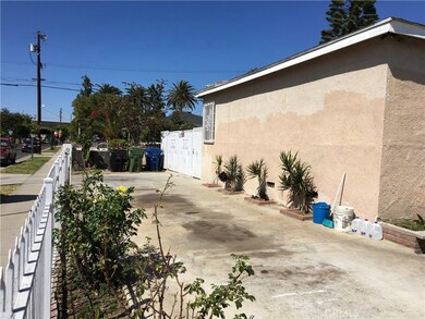 701 E 118th Place, Los Angeles, CA 90059 - photo 4