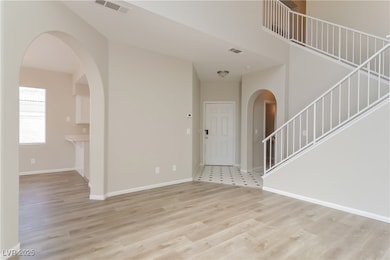 2375 Grannis Ln, Las Vegas, NV 89104 - photo 3