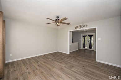 1304 Kew Gardens Dr, Florissant, MO 63031 - photo 4