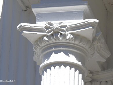 Pillar detail