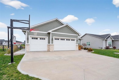 705 35th St SW, Altoona, IA 50009 - photo 2