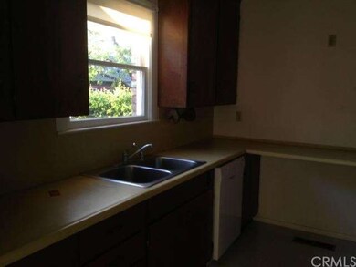 Half Kitchen w/Dishwasher