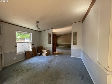 251 W 8th St, Lafayette, OR 97127 - photo 4