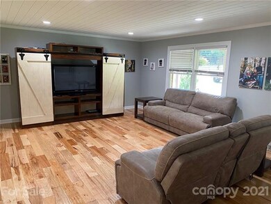 410 Chestnut Ln, Statesville, NC 28625 - photo 7