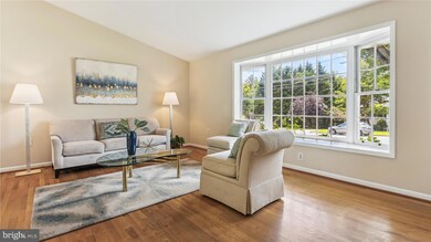 5021 Chanticleer Ave, Annandale, VA 22003 - photo 5