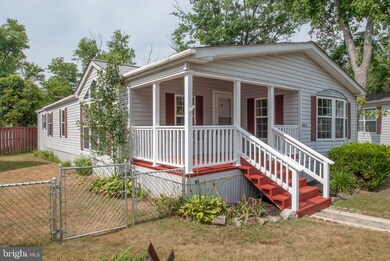 4751 Flanders Ln, Harwood, MD 20776 - photo 2