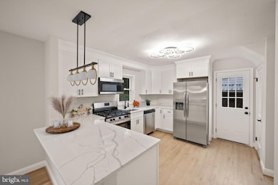 5601 Groveland Ave, Baltimore, MD 21215 - photo 5