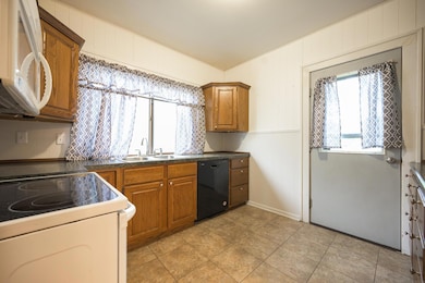 1207 Bertch Ave, Waterloo, IA 50702 - photo 7