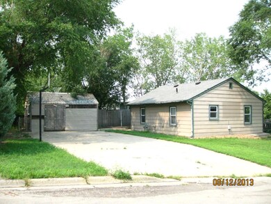 Driveway, Shed & Back of House