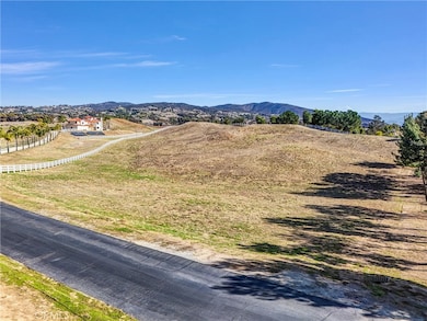 36335 Vía Burgandy, Temecula, CA 92592 - photo 2