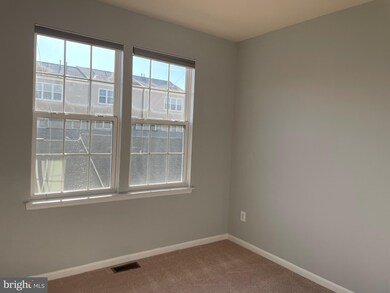 9224 Alvyn Lake Cir, Bristow, VA 20136 - photo 2