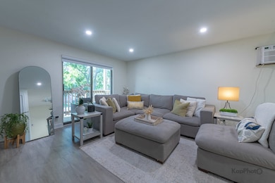 6612 W 64th Place unit 2W, Chicago, IL 60638 - photo 4