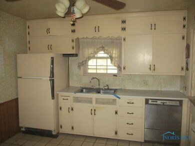 105 Orville Dr, Toledo, OH 43612 - photo 5