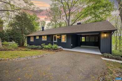 2621 Jefferson Park Cir, Charlottesville, VA 22903 - photo 2