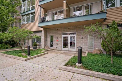 15 S Broom St unit 404, Madison, WI 53703 - photo 5