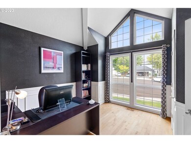 426 SW 18th St, Troutdale, OR 97060 - photo 3