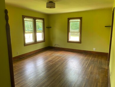 904 E Locust front room IMG_0349