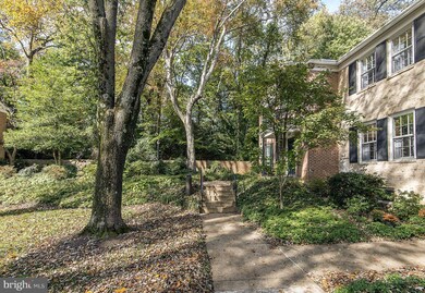 3535 Hamlet Place, Chevy Chase, MD 20815 - photo 2