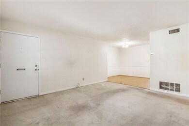 You can access the condo from the courtyard as wel