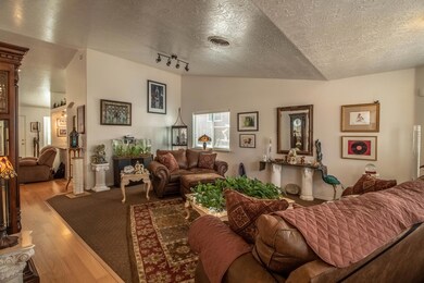 3709 Fairfax Ave, Farmington, NM 87402 - photo 4