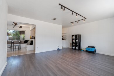 732 Greenway Dr, Hurst, TX 76053 - photo 5