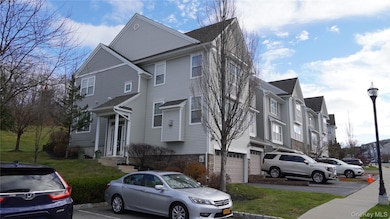 1402 Hawthorn Way, New Windsor, NY 12553 - photo 2