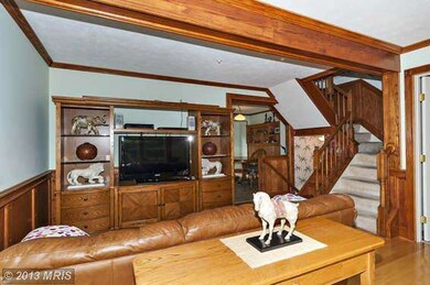 8608 Pine Meadows Dr, Odenton, MD 21113 - photo 2