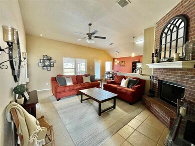 4208 Beryl Ln, Granbury, TX 76049 - photo 5