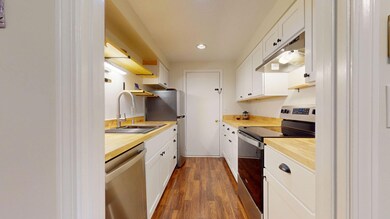 4 Academy Place unit 3, Saco, ME 04072 - photo 3