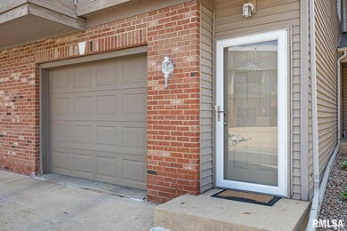 4517 N Thornhill Dr unit 207C, Peoria, IL 61615 - photo 3