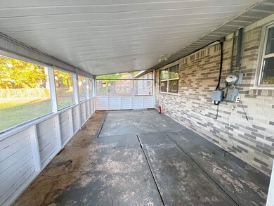 1084 Caddo St, Camden, AR 71701 - photo 5