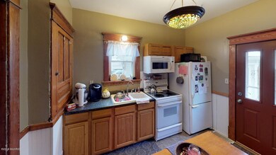 715 E Michigan Ave, Marshall, MI 49068 - photo 5