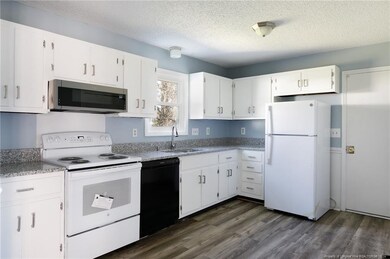 613 Missenburg Ct, Fayetteville, NC 28314 - photo 5